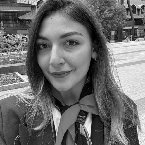 Надина Маринова